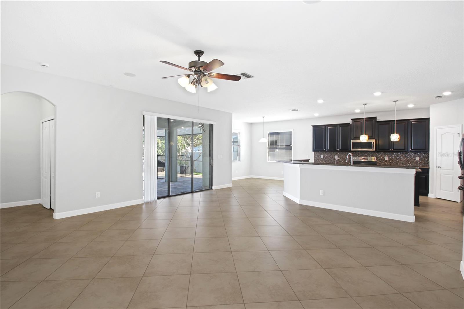 ALEXANDER RIDGE - Residential