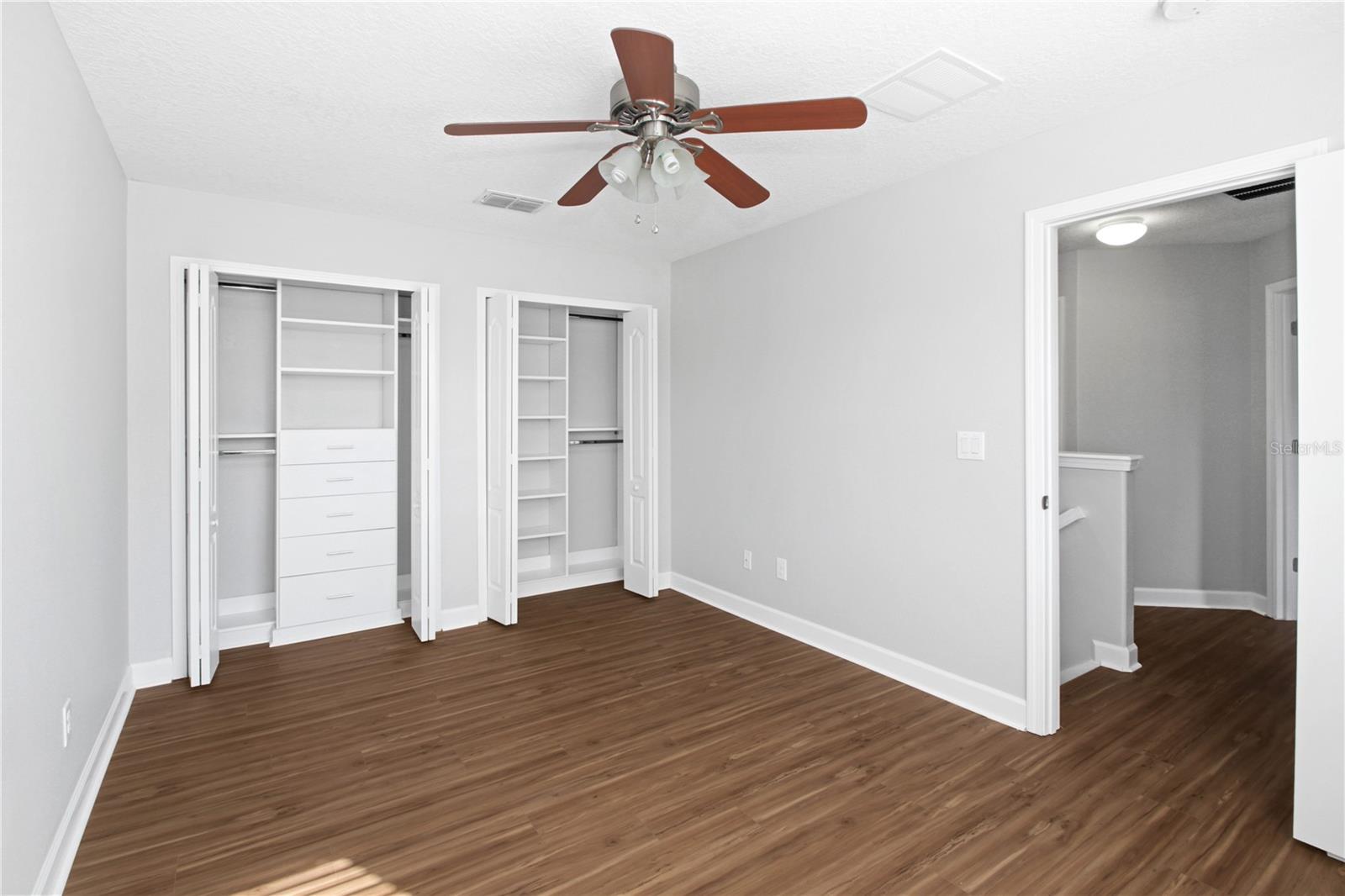 ALEXANDER RIDGE - Residential