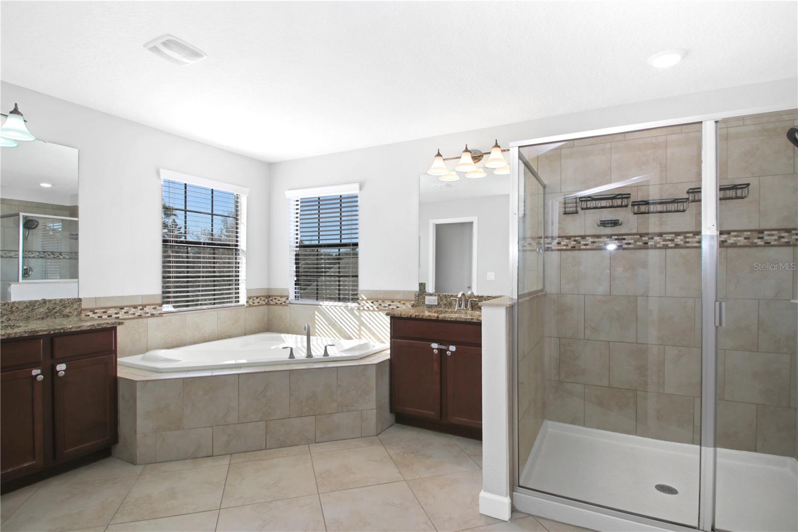 ALEXANDER RIDGE - Residential