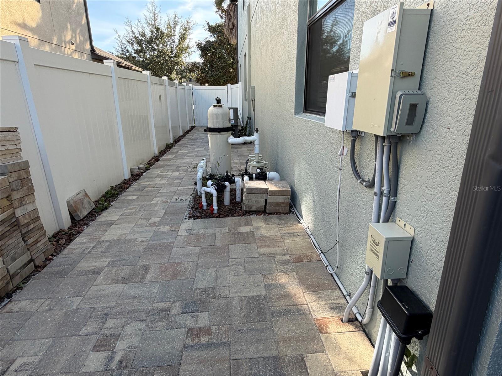 ALEXANDER RIDGE - Residential