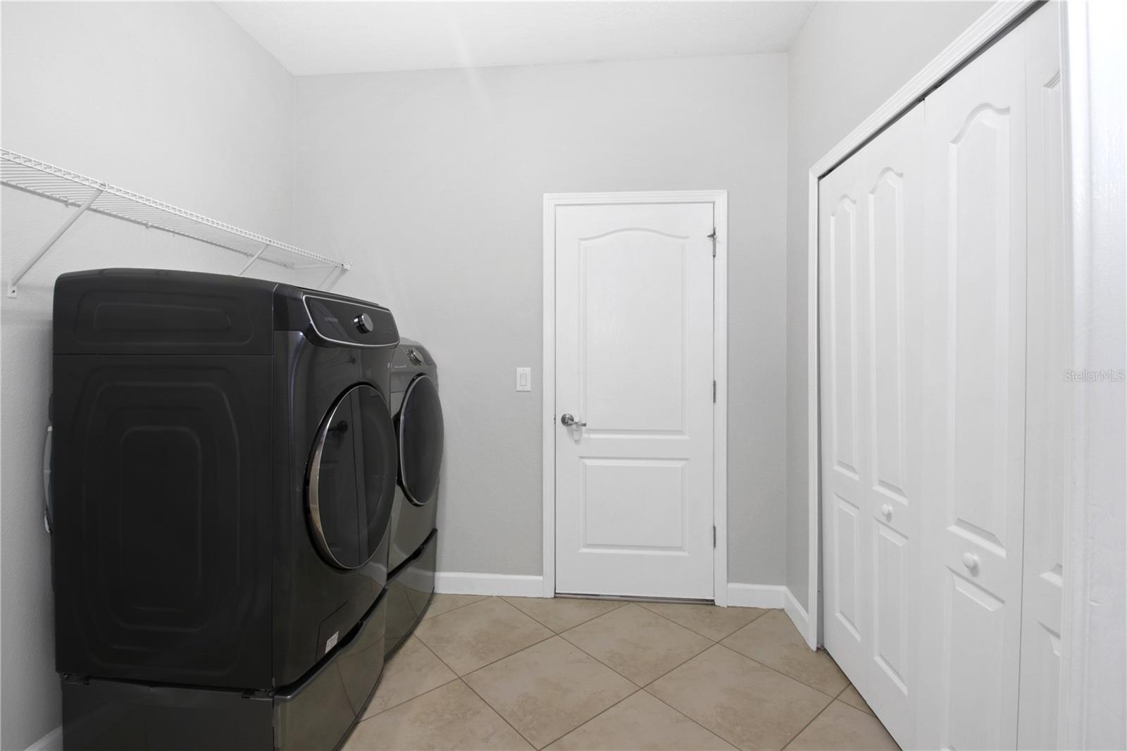 ALEXANDER RIDGE - Residential