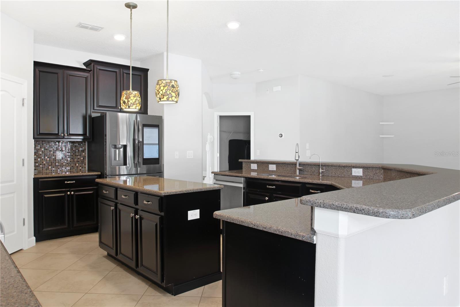 ALEXANDER RIDGE - Residential