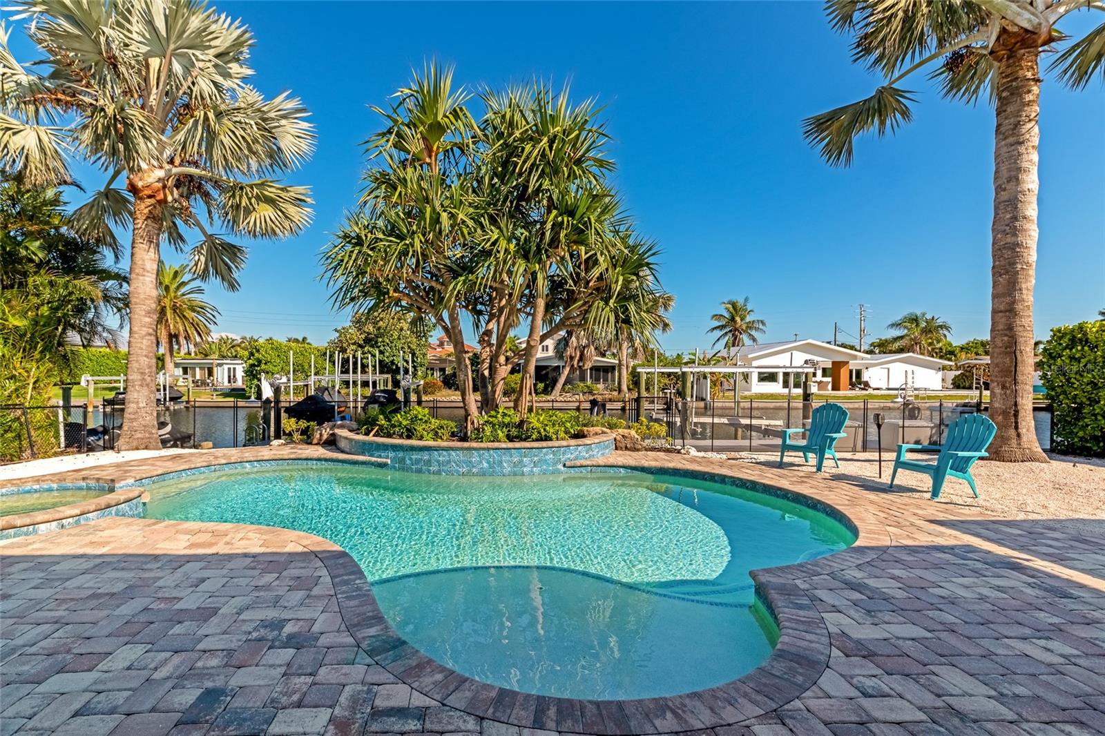 BAY PALMS 14TH UNIT - Residential