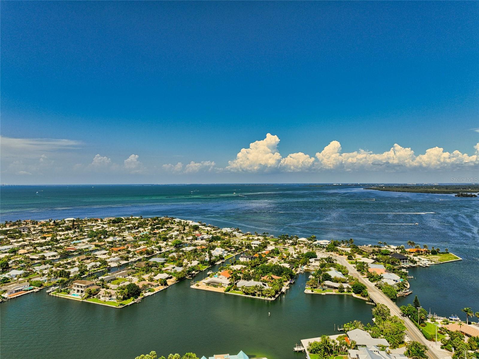 BAY PALMS 14TH UNIT - Residential