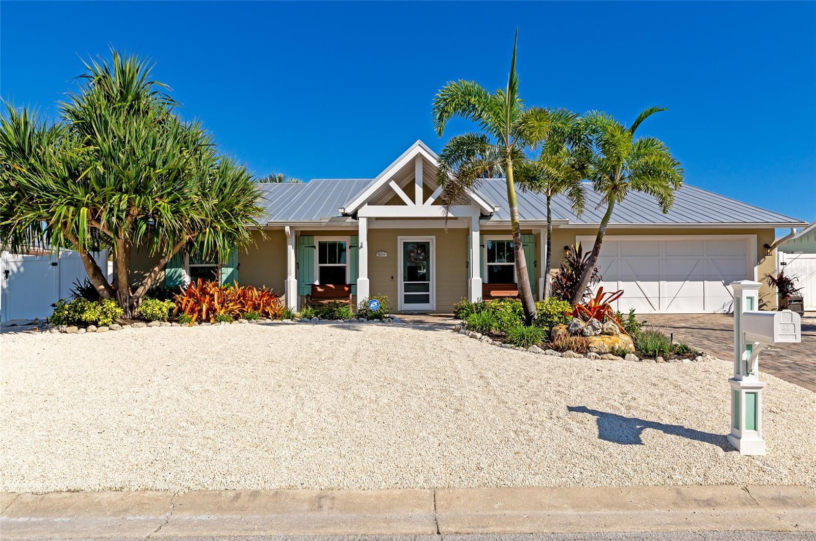 BAY PALMS 14TH UNIT - Residential