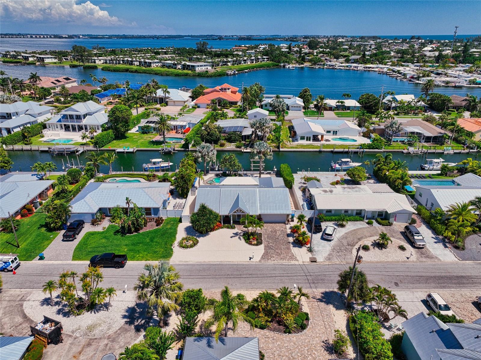 BAY PALMS 14TH UNIT - Residential