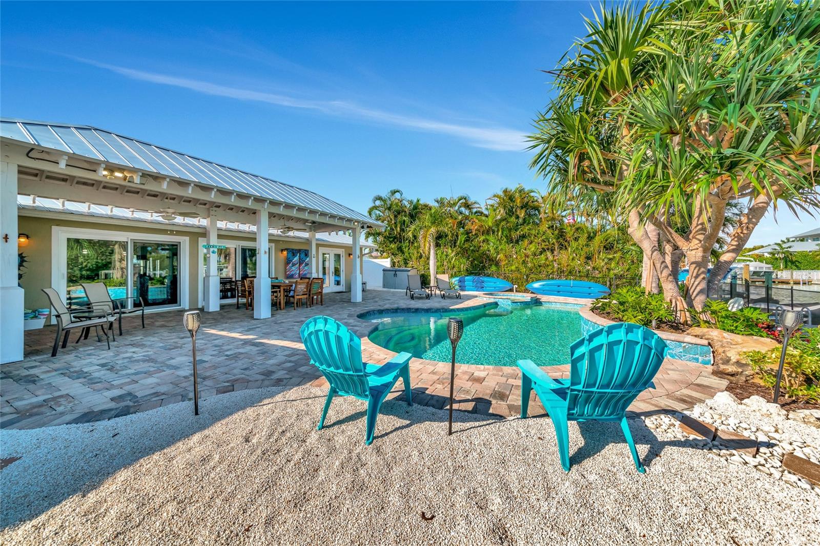 BAY PALMS 14TH UNIT - Residential