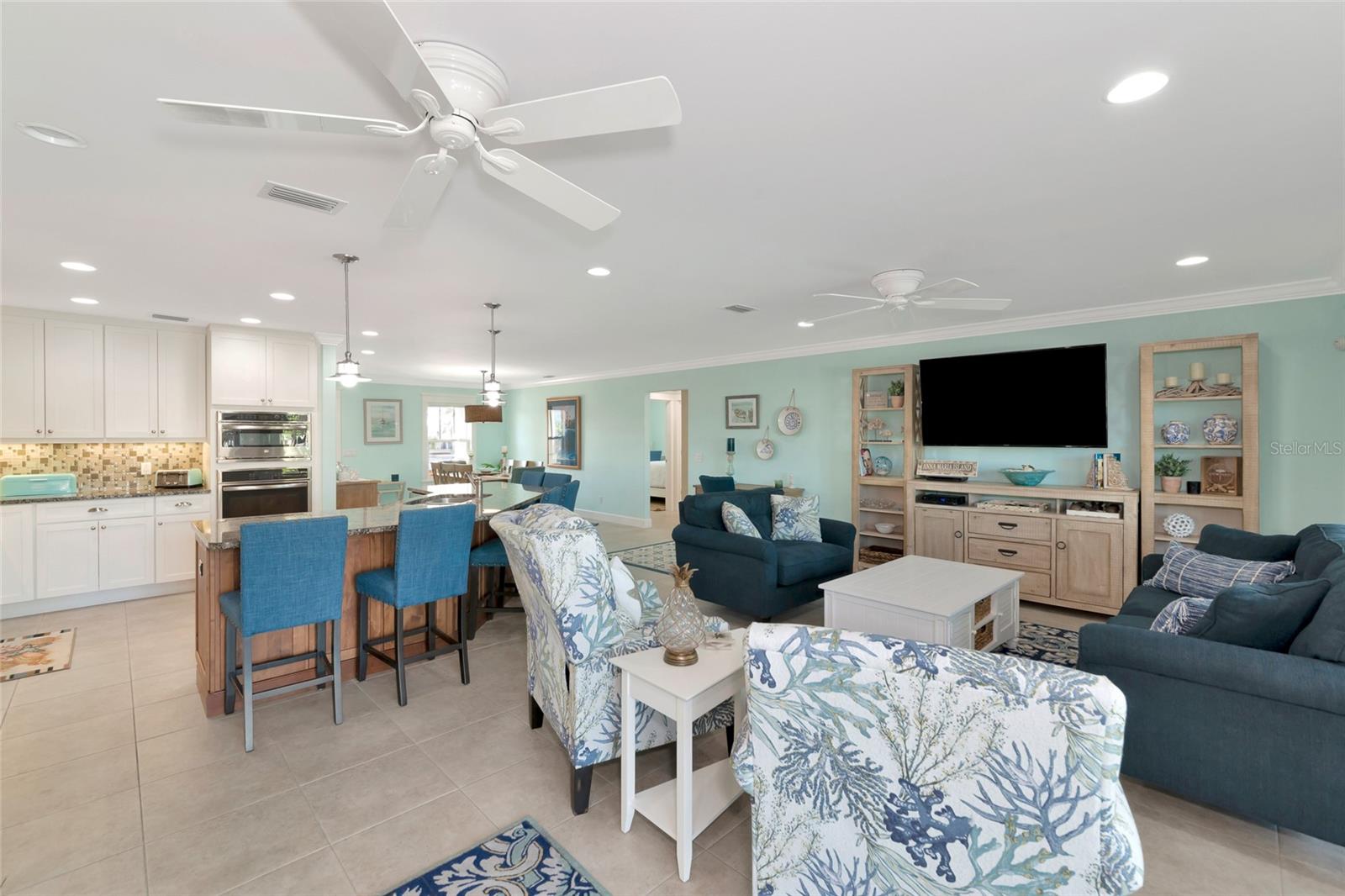 BAY PALMS 14TH UNIT - Residential