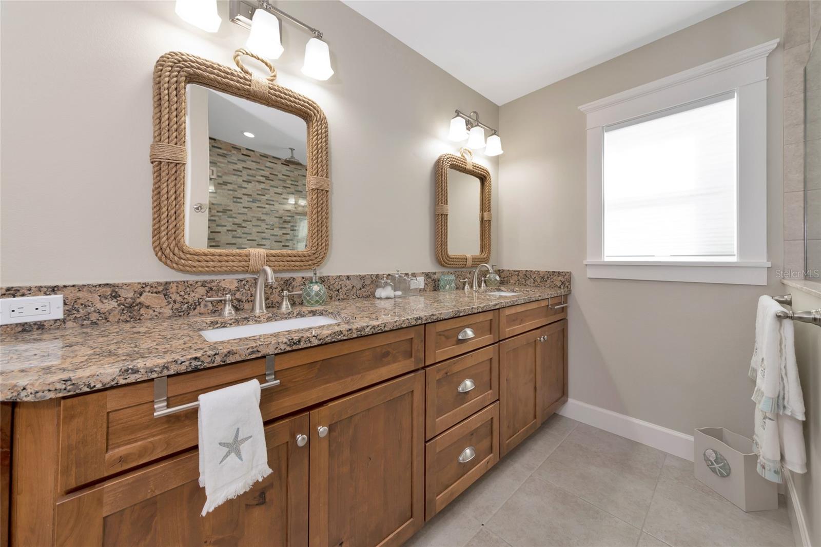 BAY PALMS 14TH UNIT - Residential