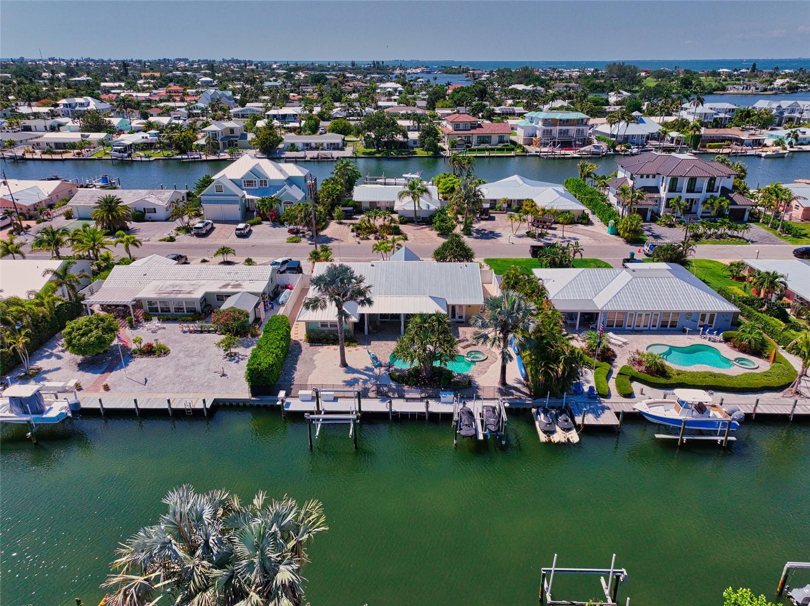 BAY PALMS 14TH UNIT - Residential