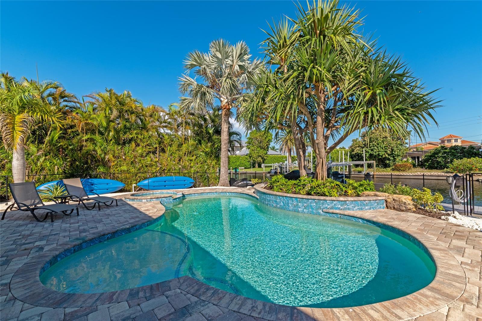BAY PALMS 14TH UNIT - Residential