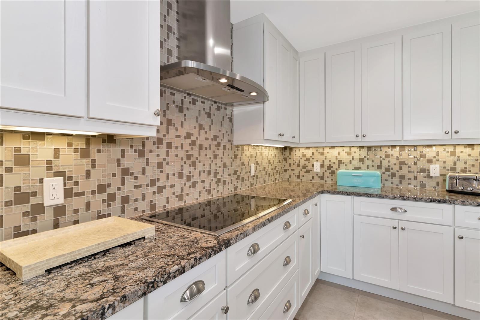 BAY PALMS 14TH UNIT - Residential