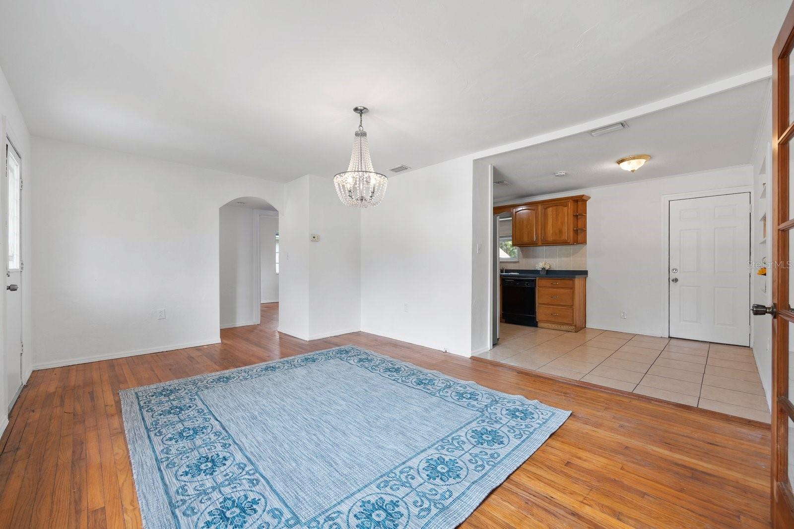 WOODLAWN HEIGHTS - Residential Lease