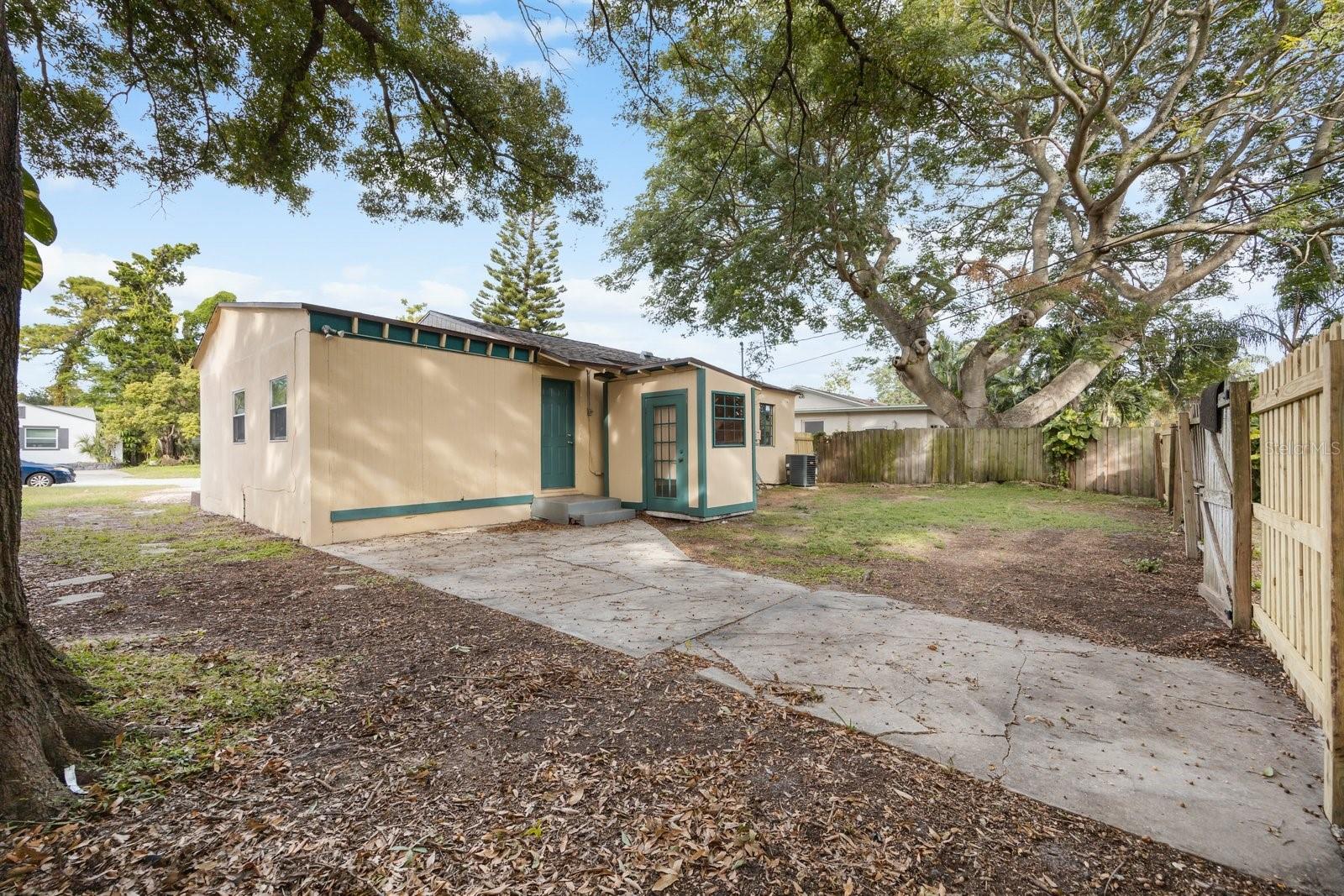 WOODLAWN HEIGHTS - Residential Lease