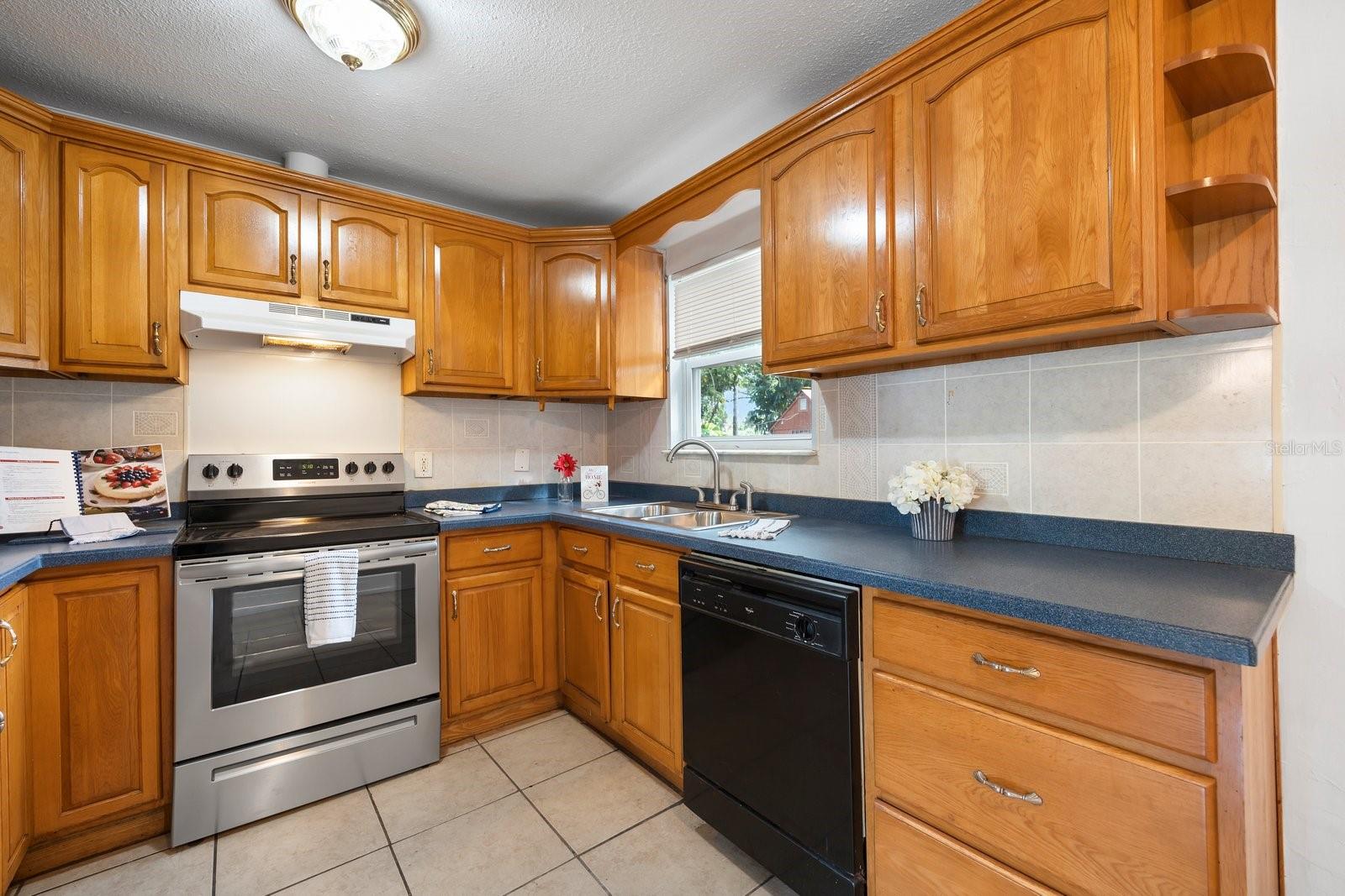 WOODLAWN HEIGHTS - Residential Lease