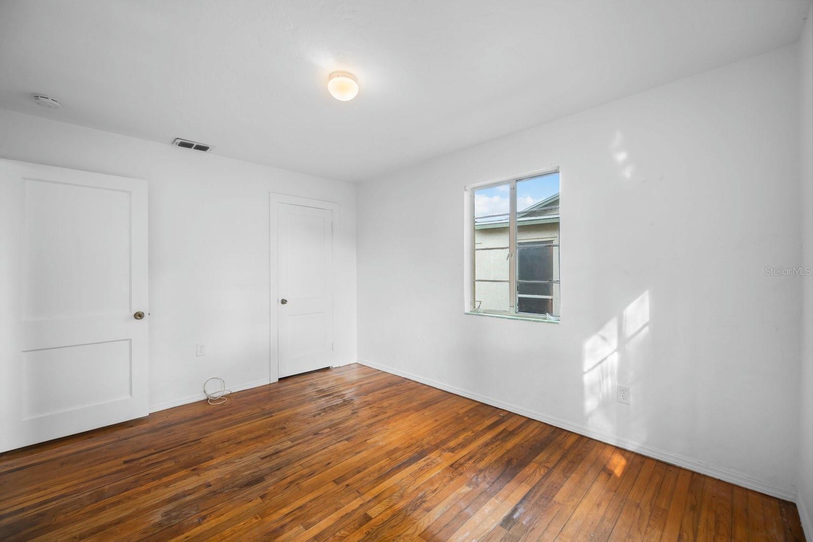 WOODLAWN HEIGHTS - Residential Lease