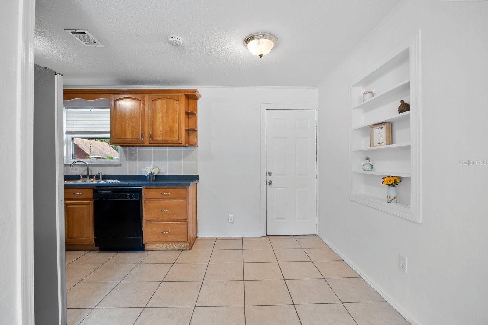 WOODLAWN HEIGHTS - Residential Lease