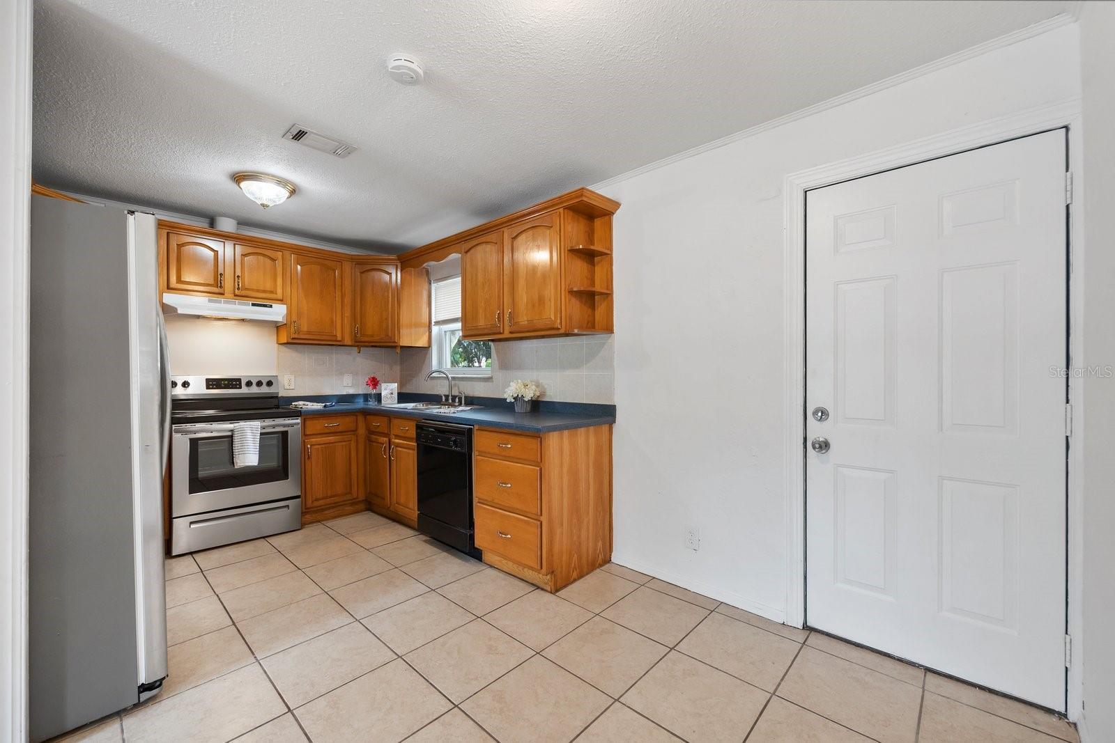 WOODLAWN HEIGHTS - Residential Lease