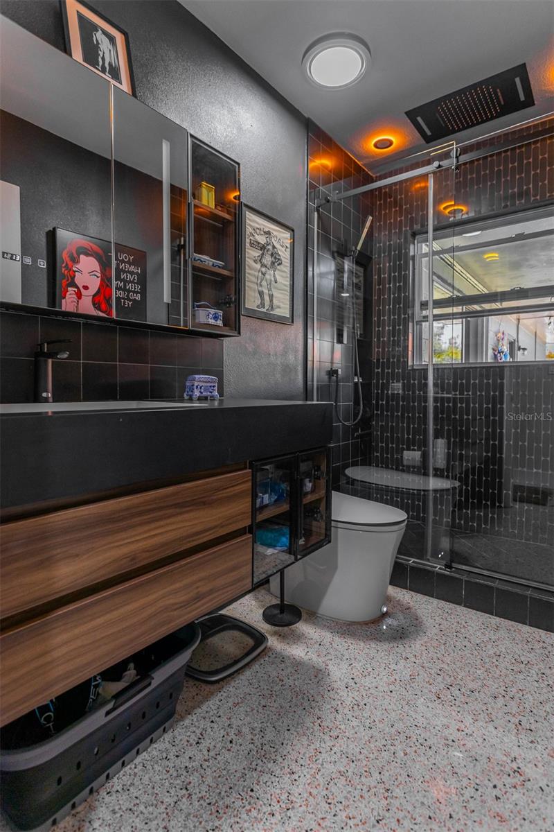 PINECREST PARK - Residential