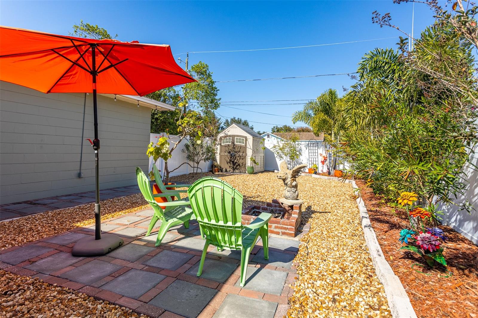 PINECREST PARK - Residential