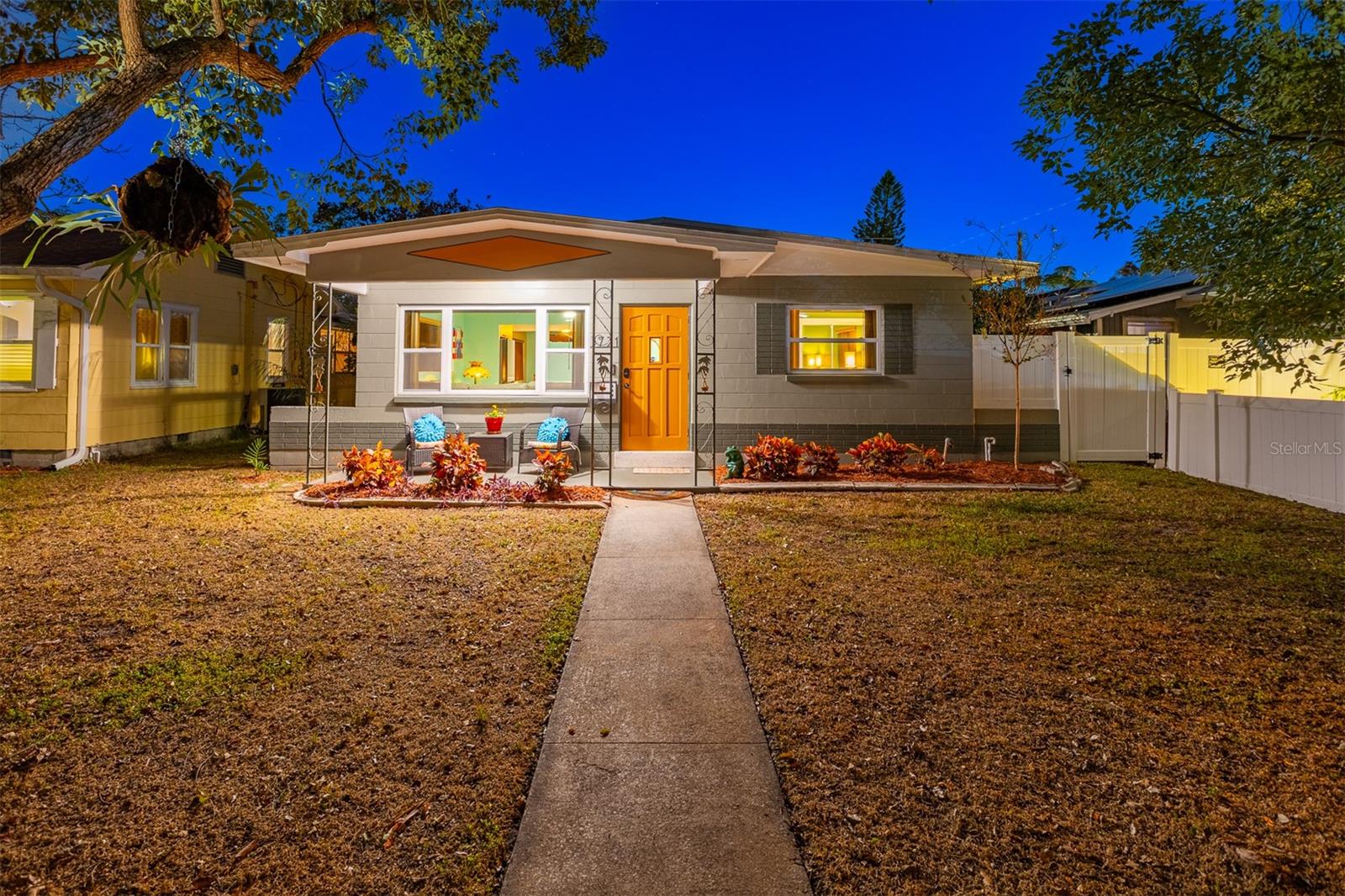 PINECREST PARK - Residential