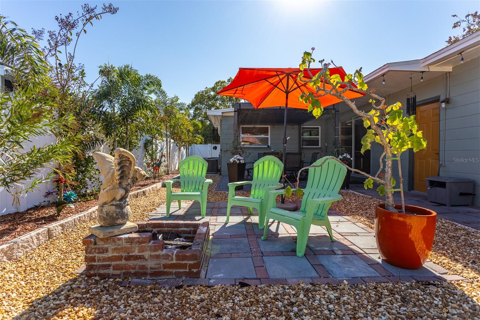 PINECREST PARK - Residential