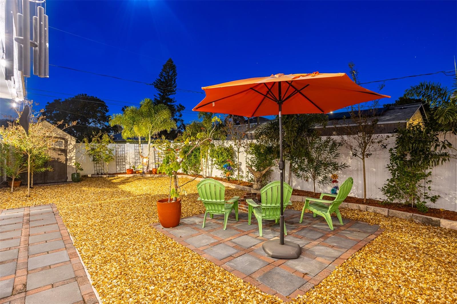 PINECREST PARK - Residential