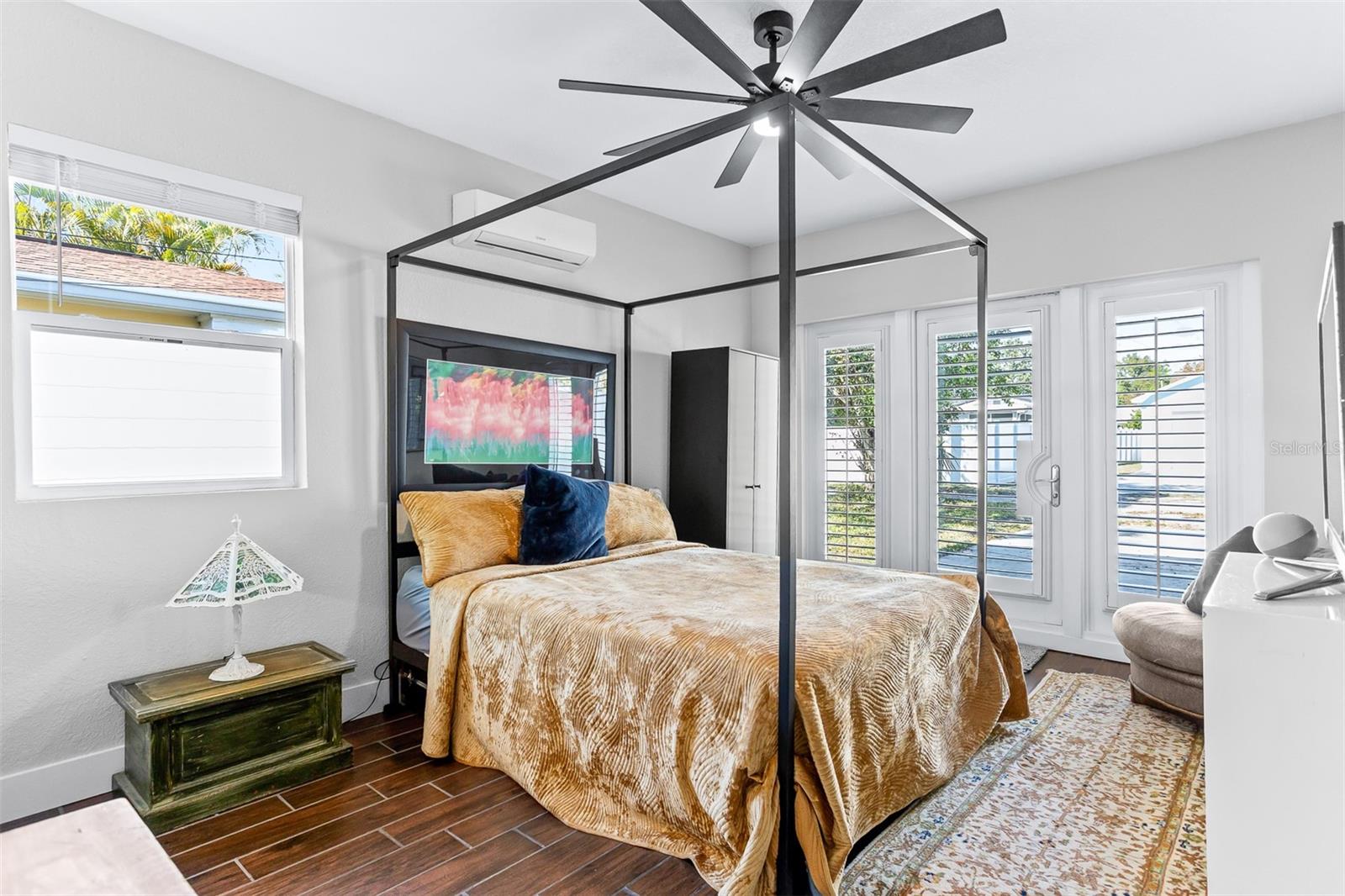 PINECREST PARK - Residential