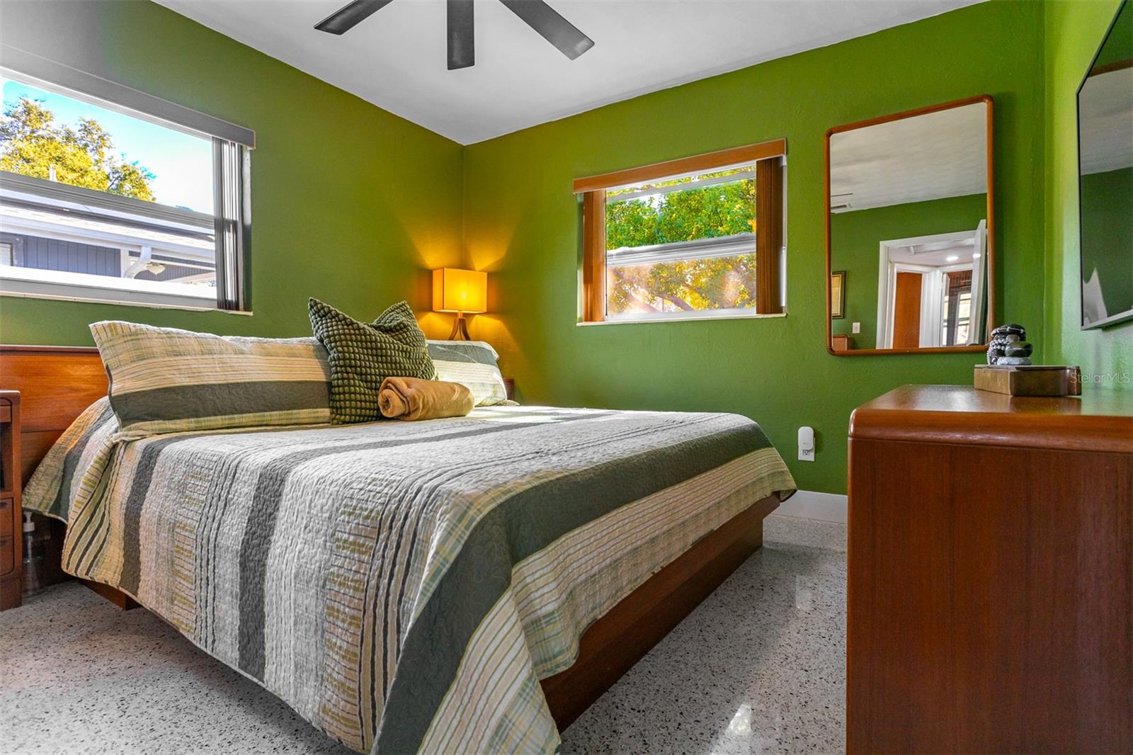 PINECREST PARK - Residential