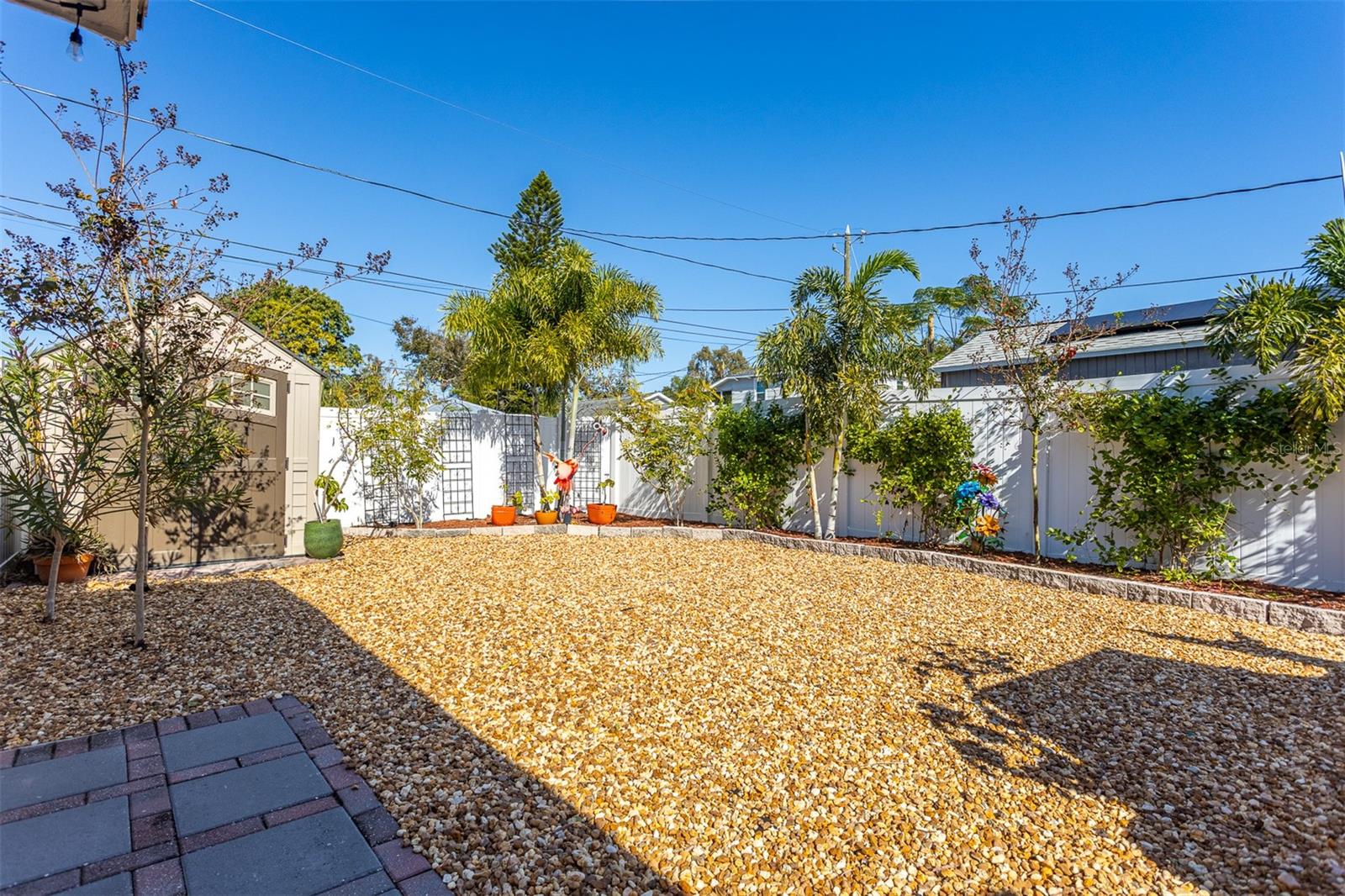 PINECREST PARK - Residential