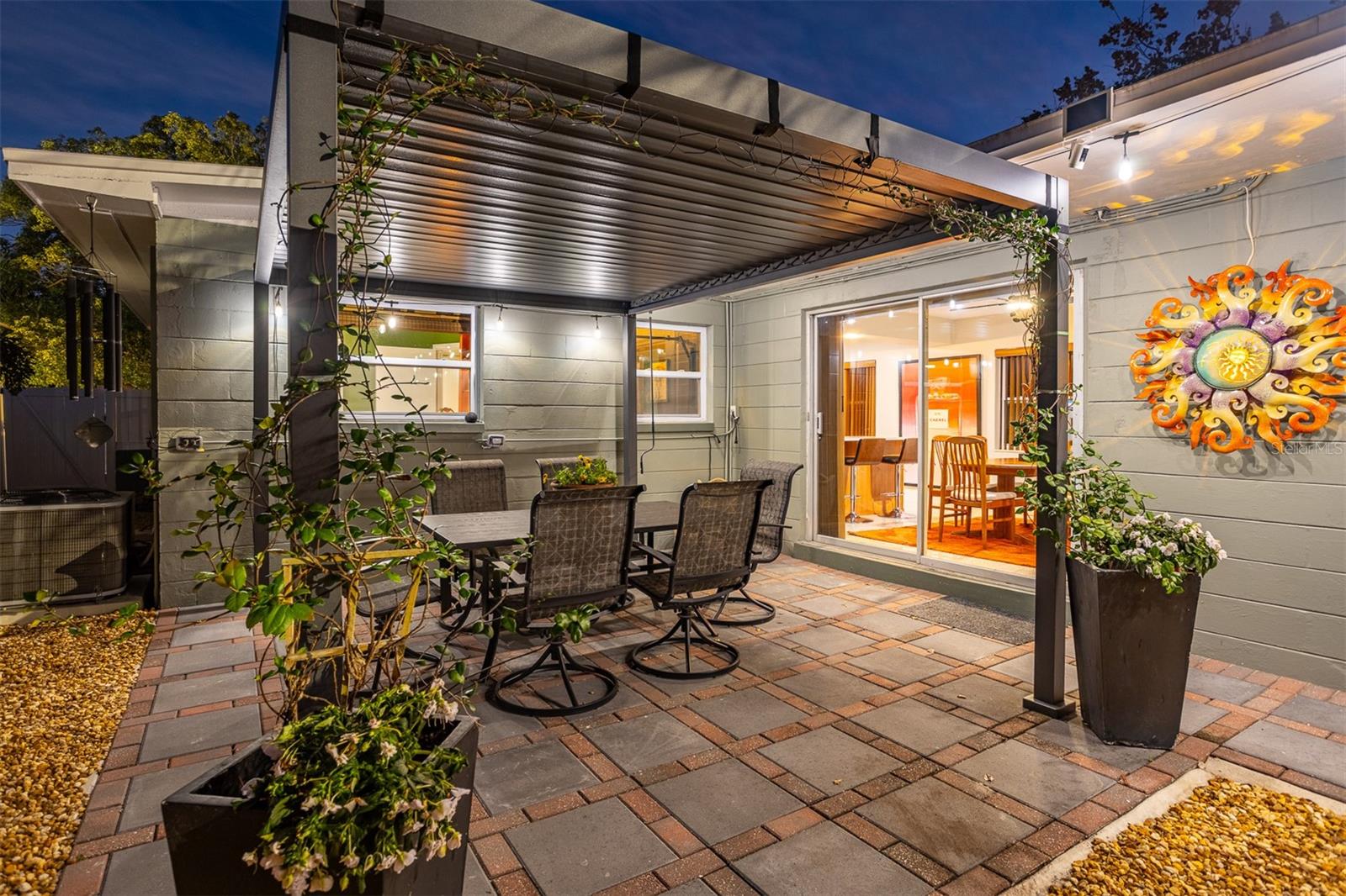 PINECREST PARK - Residential