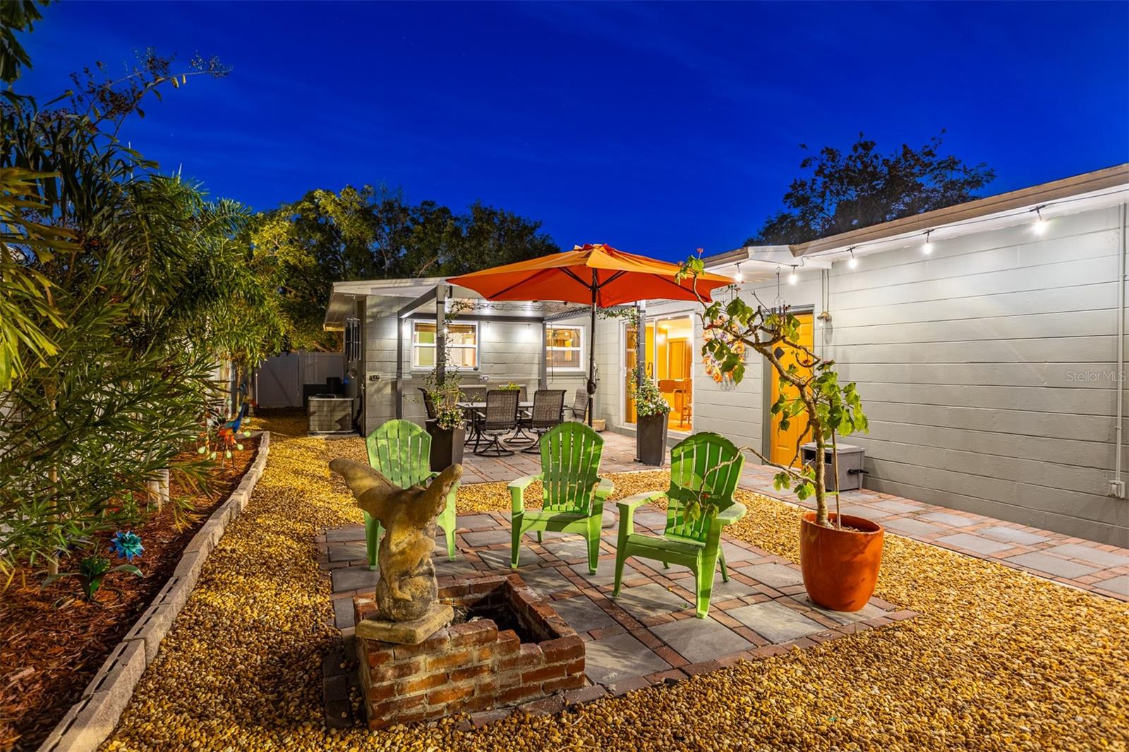 PINECREST PARK - Residential