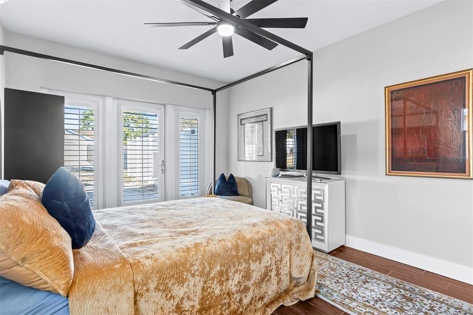 PINECREST PARK - Residential