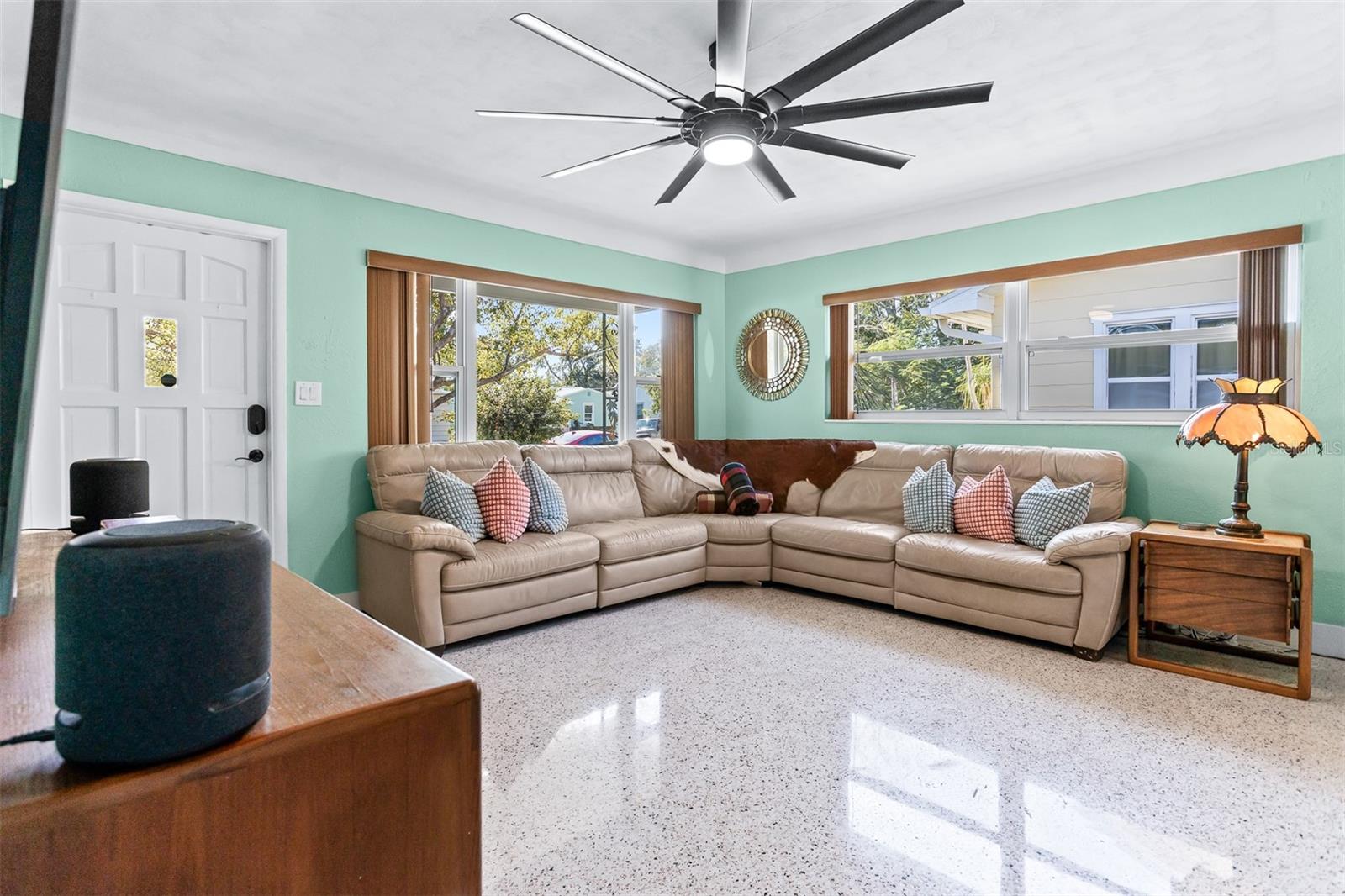 PINECREST PARK - Residential