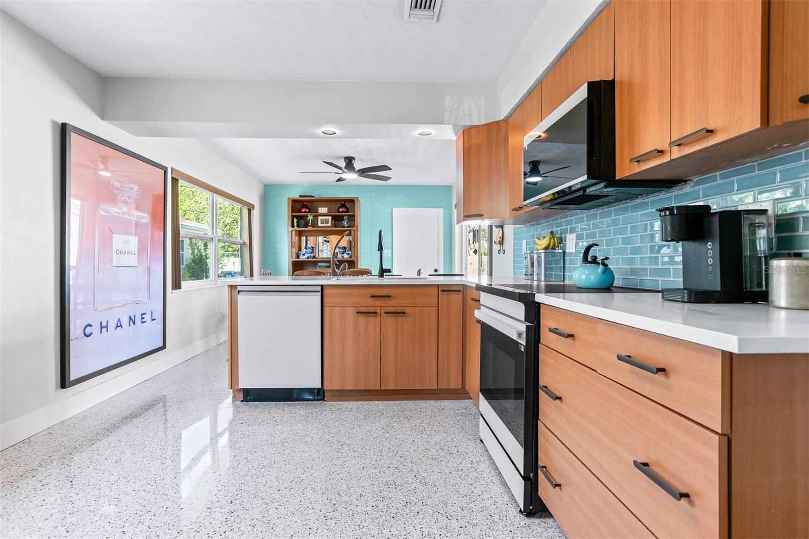 PINECREST PARK - Residential