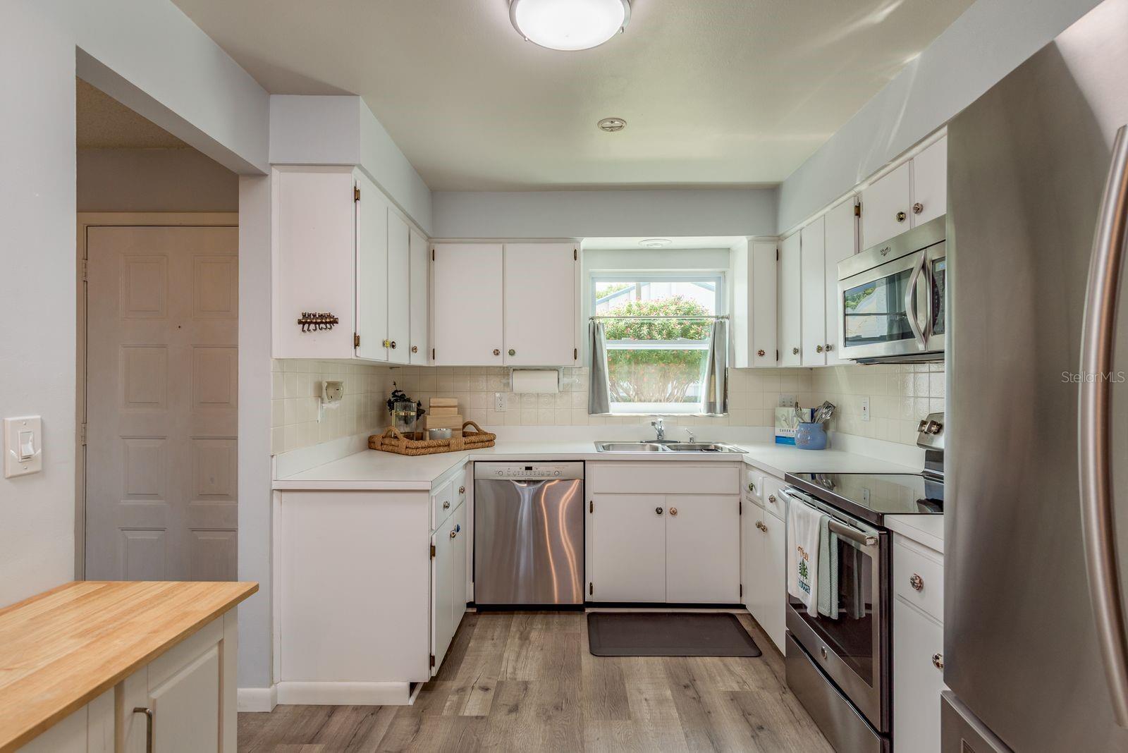 GREENVIEW VILLAS CONDO I - Residential