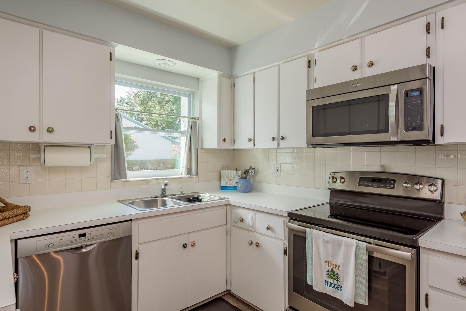 GREENVIEW VILLAS CONDO I - Residential