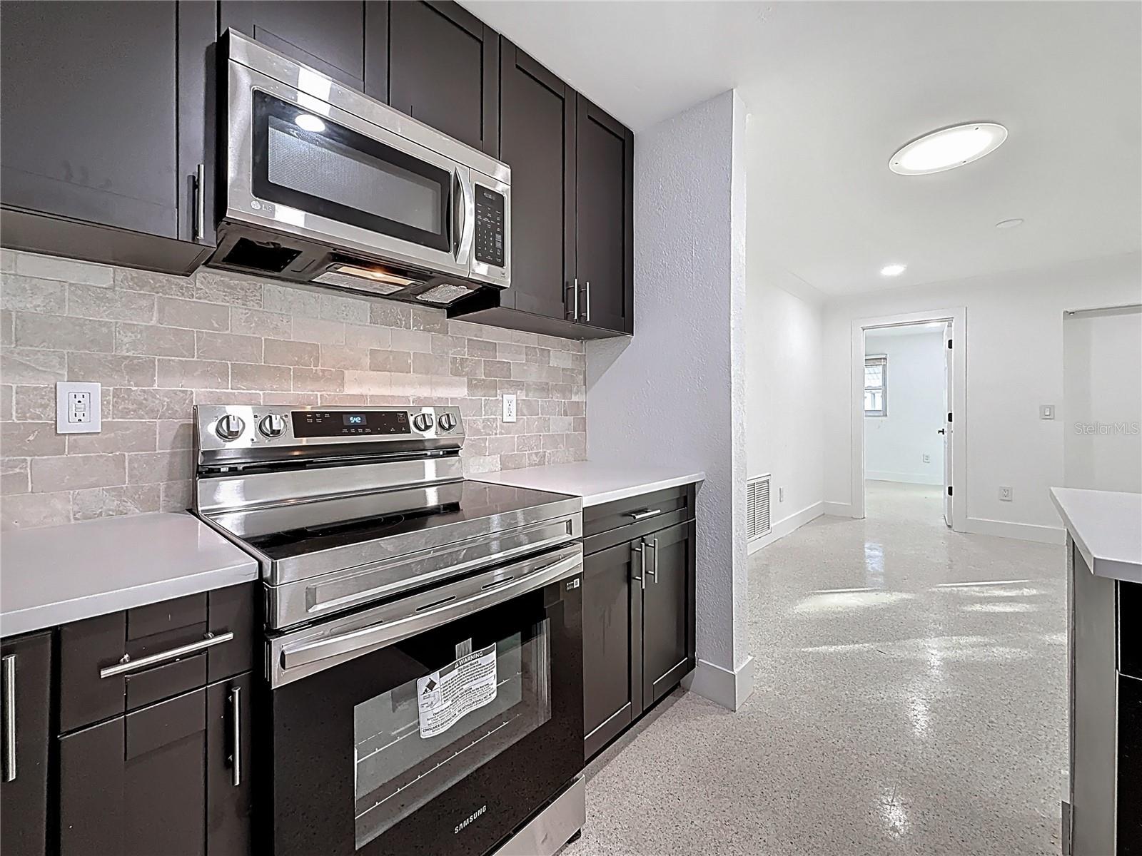 HARBOR VIEW VILLAS 1ST ADD - Residential Lease