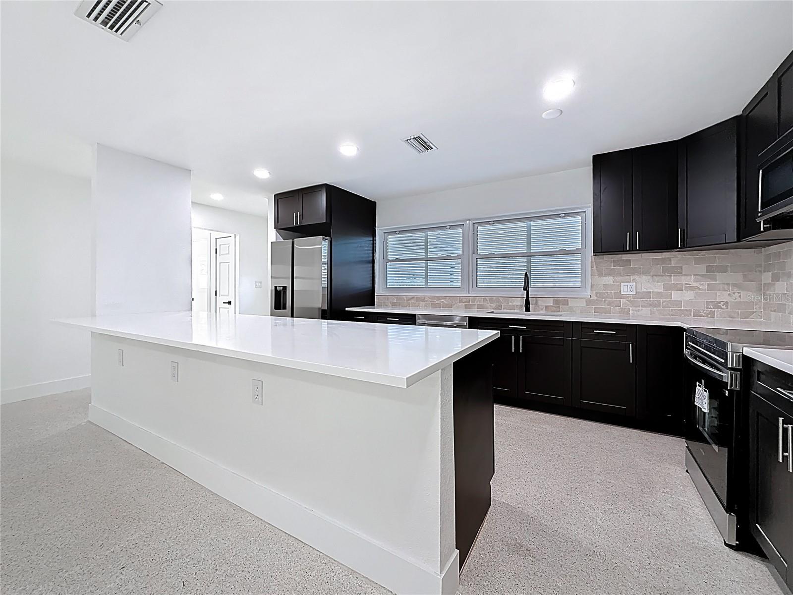 HARBOR VIEW VILLAS 1ST ADD - Residential Lease