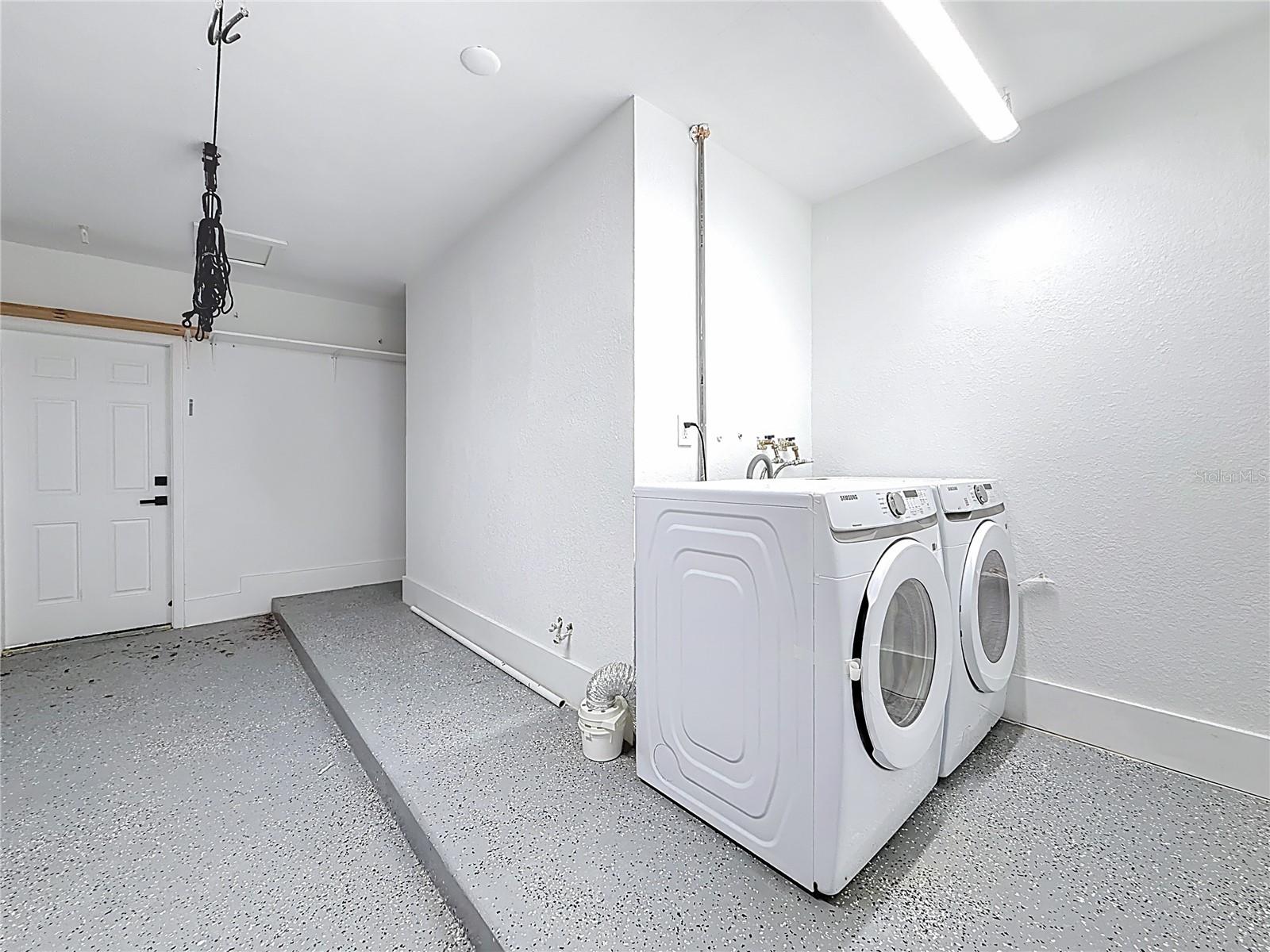 HARBOR VIEW VILLAS 1ST ADD - Residential Lease