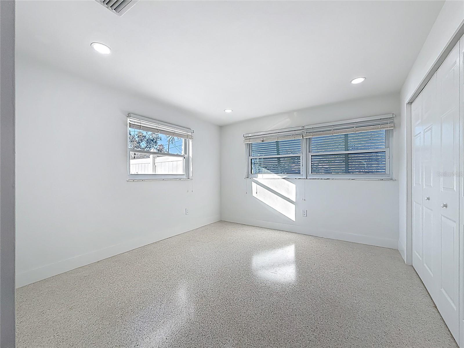 HARBOR VIEW VILLAS 1ST ADD - Residential Lease