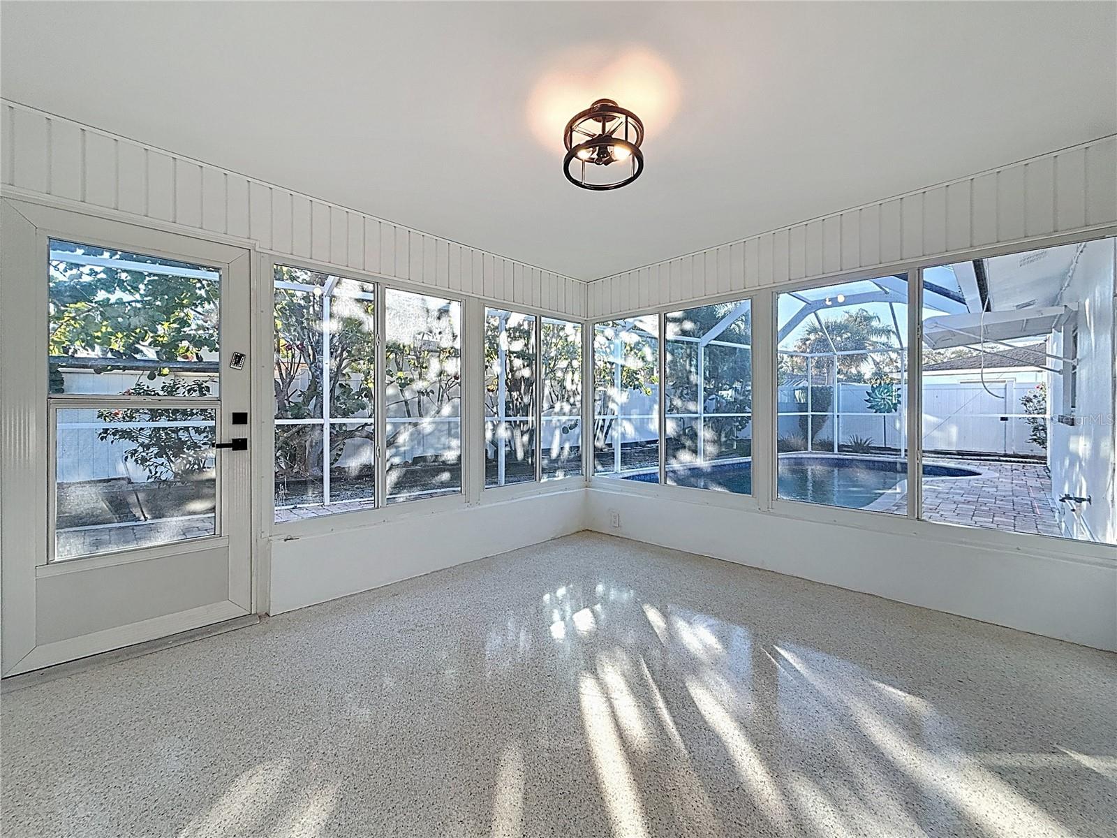 HARBOR VIEW VILLAS 1ST ADD - Residential Lease