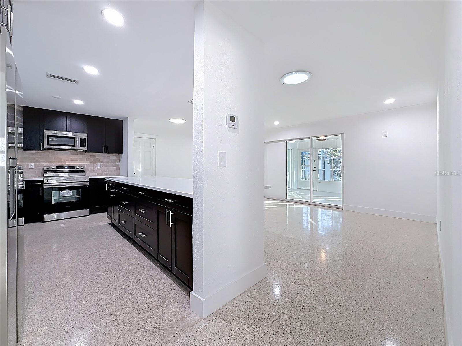 HARBOR VIEW VILLAS 1ST ADD - Residential Lease