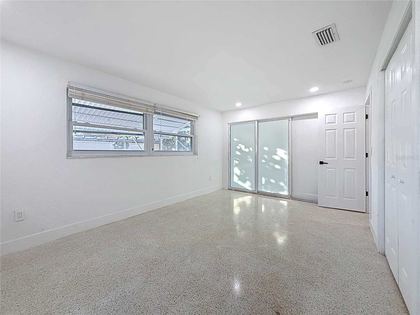 HARBOR VIEW VILLAS 1ST ADD - Residential Lease