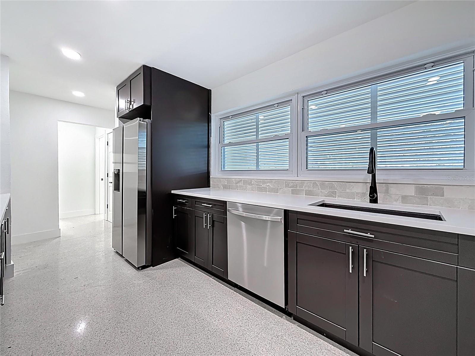 HARBOR VIEW VILLAS 1ST ADD - Residential Lease