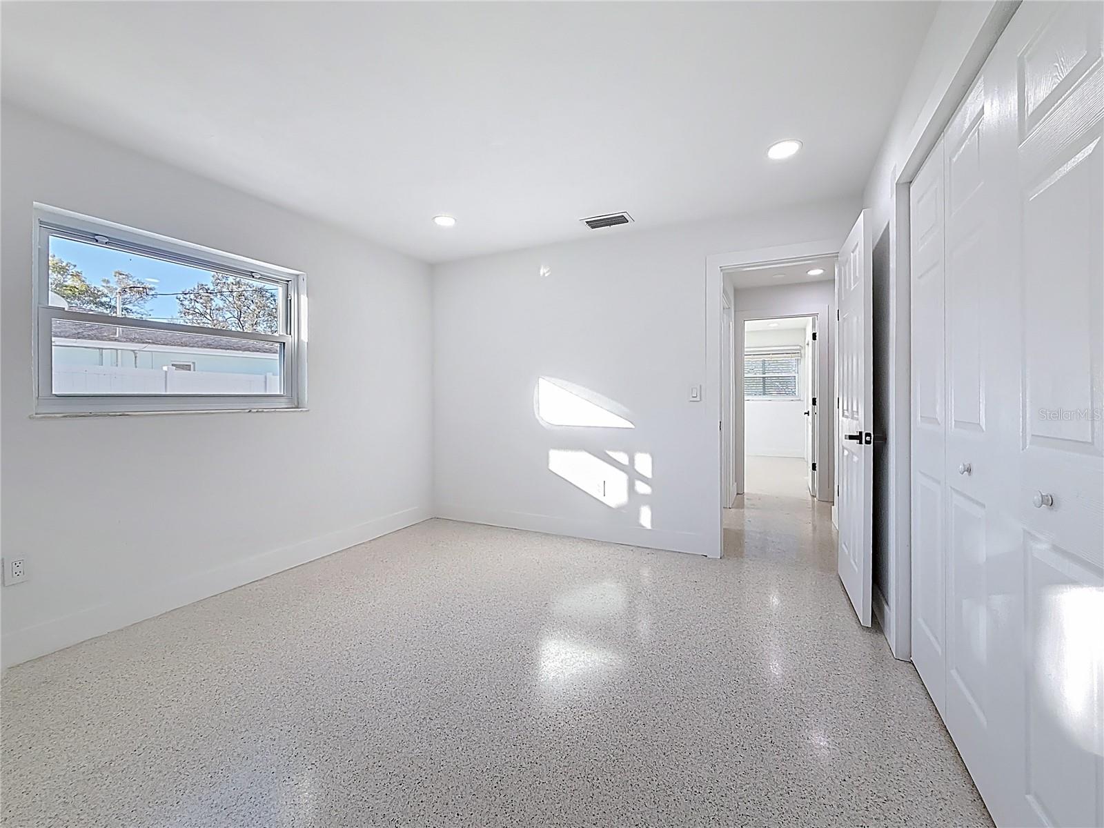 HARBOR VIEW VILLAS 1ST ADD - Residential Lease