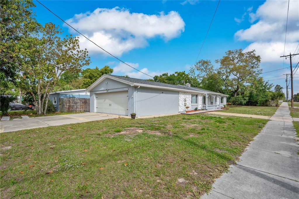 Photo of 391 N Walton Avenue, Tarpon Springs, FL 34689 (MLS # L4961018)