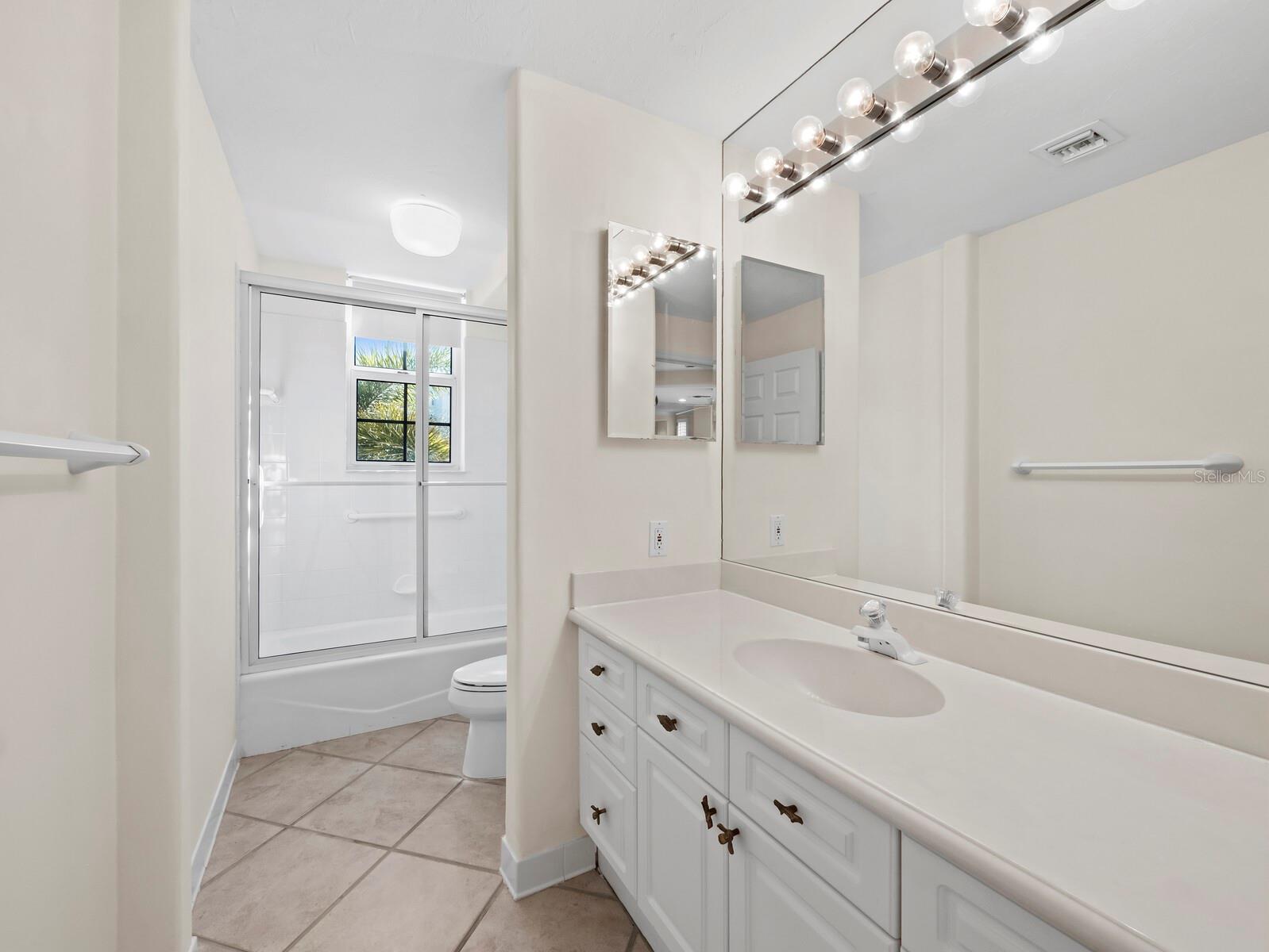 EAGLES POINT AT THE LANDINGS 2 - Residential