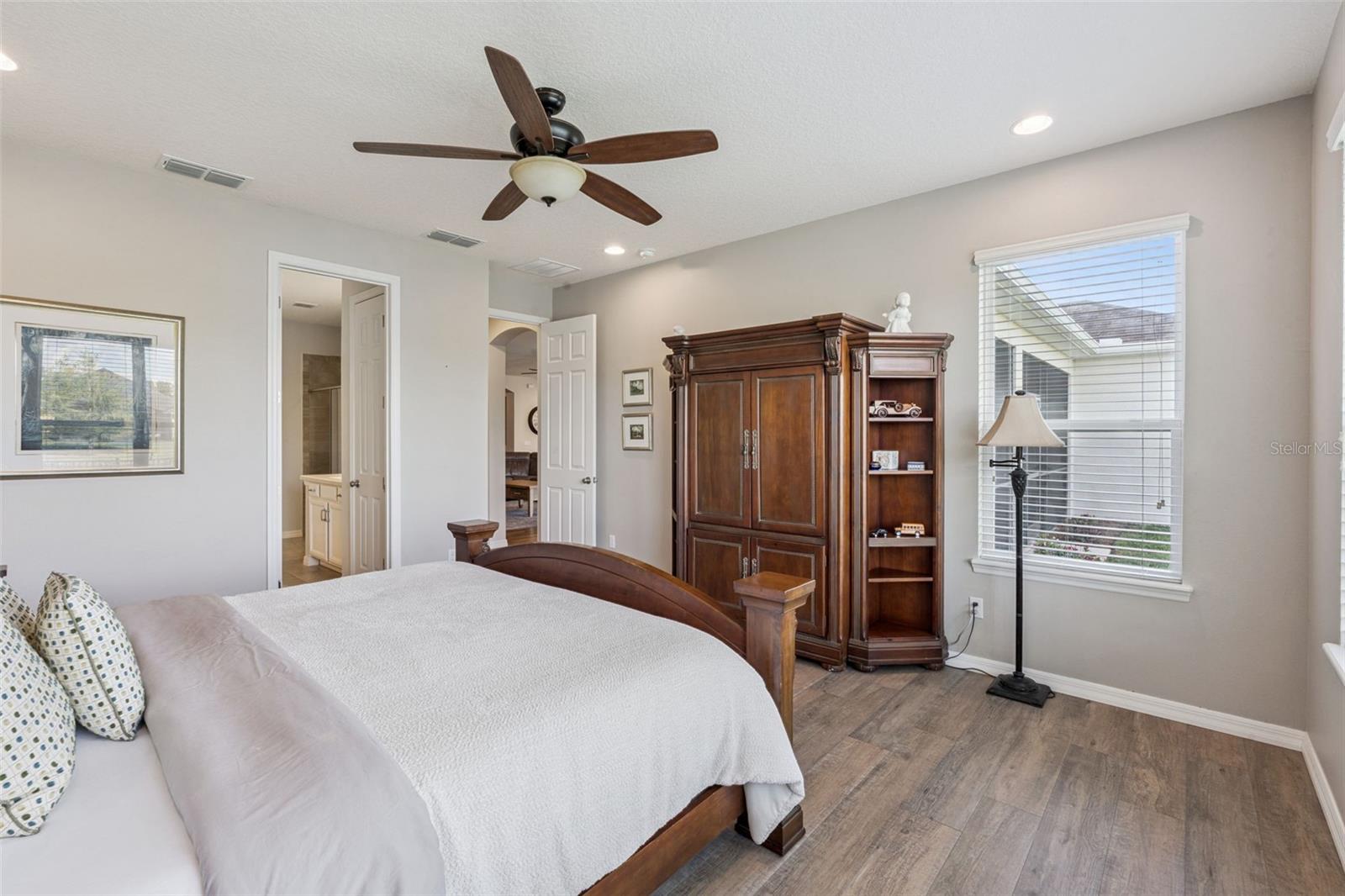 RETREAT AT LAKE CHARM - Residential