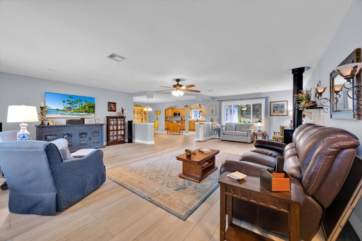 RIDGE MANOR - Residential